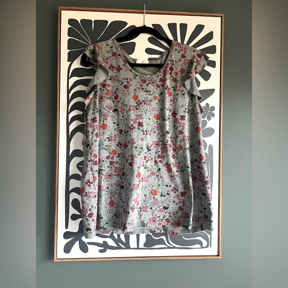 Anthropologie Gray Floral Ruffle Sleeve Tee
